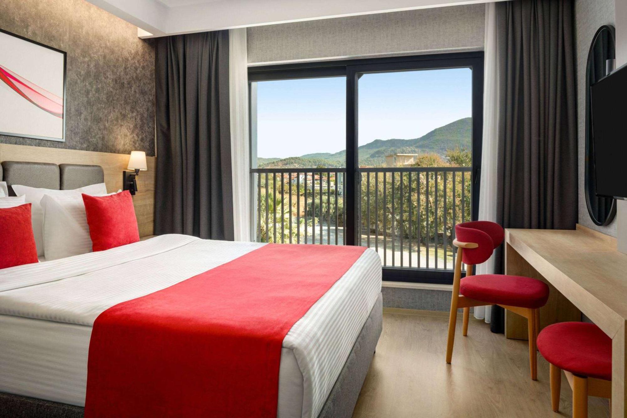 Ramada By Wyndham Dalaman Eksteriør billede